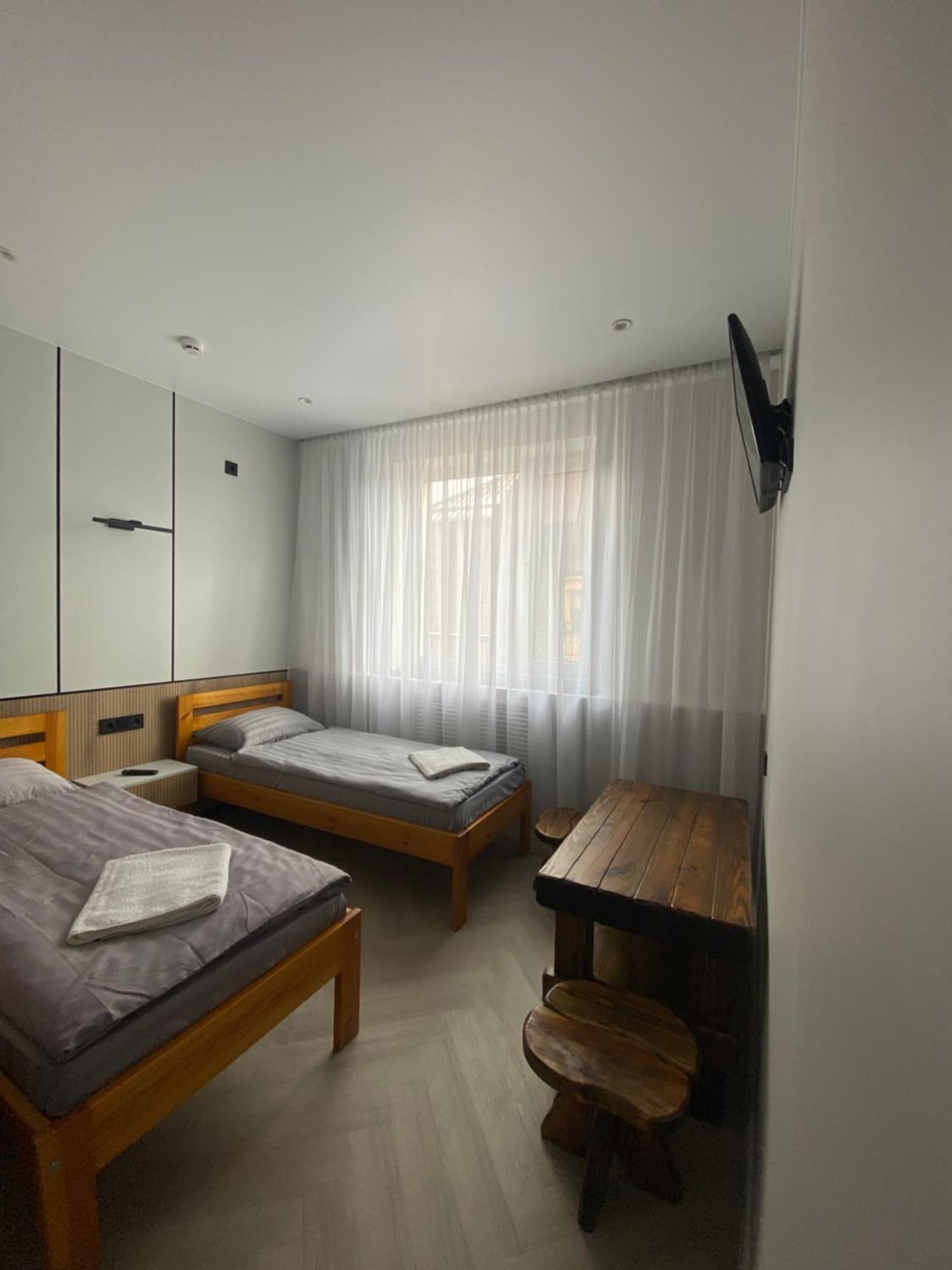 Mini-Hotel Neptun Rivne Exterior foto